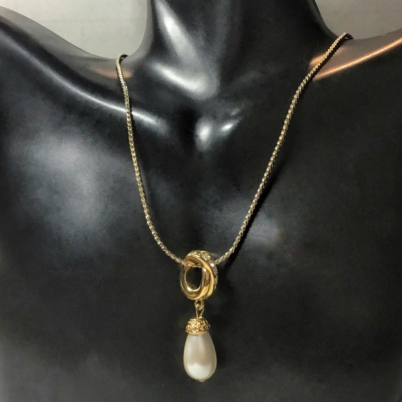 Vintage Faux Pearl & Rhinestone Drop Pendant on Goldtone Herringbone Chain - Picture 1 of 3